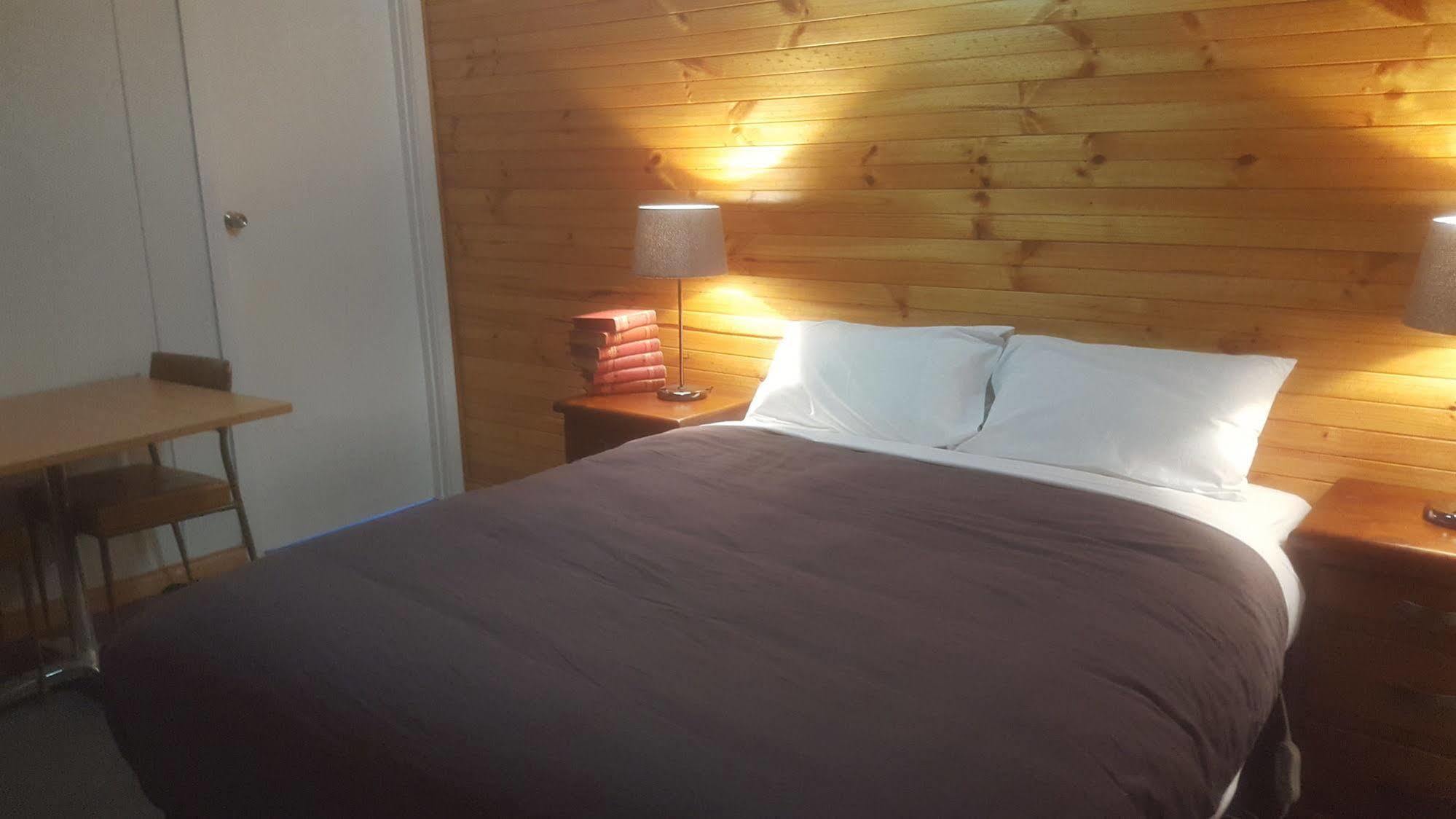 Clunes Motel Ngoại thất bức ảnh